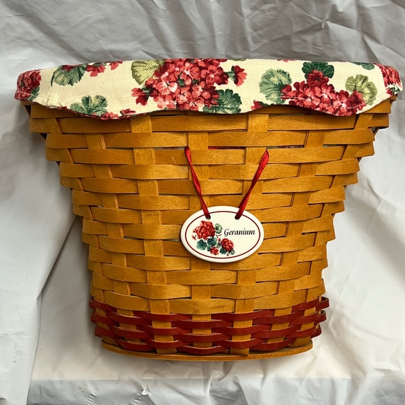 Longaberger May Geranium Basket 2002 - Picture 1 of 5